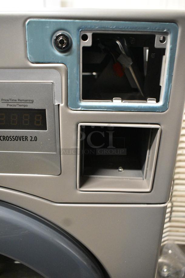 BRAND NEW SCRATCH AND DENT! Laundrylux WHLFP817MC2 Crossover 3.5 cu. ft. 27" Front Load Electric Commercial Washer - Free Use. 120 Volts, 1 Phase. - Image 4 of 7