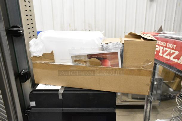 BRAND NEW SCRATCH AND DENT! Keurig® K-4500 Plumbed Single Serve Pod Cafe System with 2 Powder Hoppers. 120 Volts, 1 Phase. - Image 2 of 9