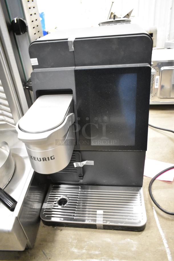 BRAND NEW SCRATCH AND DENT! Keurig® K-4500 Plumbed Single Serve Pod Cafe System with 2 Powder Hoppers. 120 Volts, 1 Phase. - Image 3 of 9