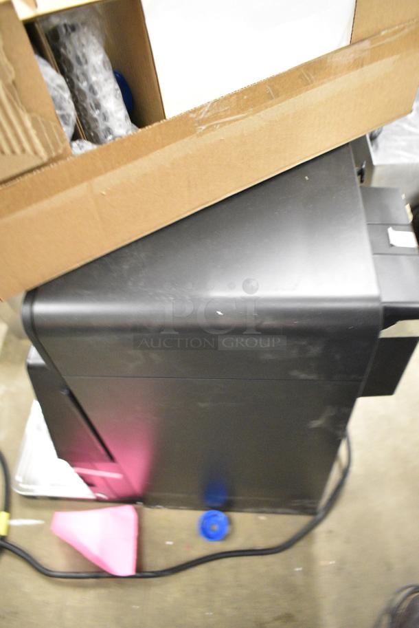 BRAND NEW SCRATCH AND DENT! Keurig® K-4500 Plumbed Single Serve Pod Cafe System with 2 Powder Hoppers. 120 Volts, 1 Phase. - Image 7 of 9