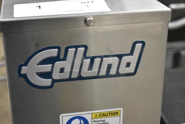 BRAND NEW SCRATCH AND DENT! 2024 Edlund 610 Stainless Steel Can Opener. - Image 2 of 5
