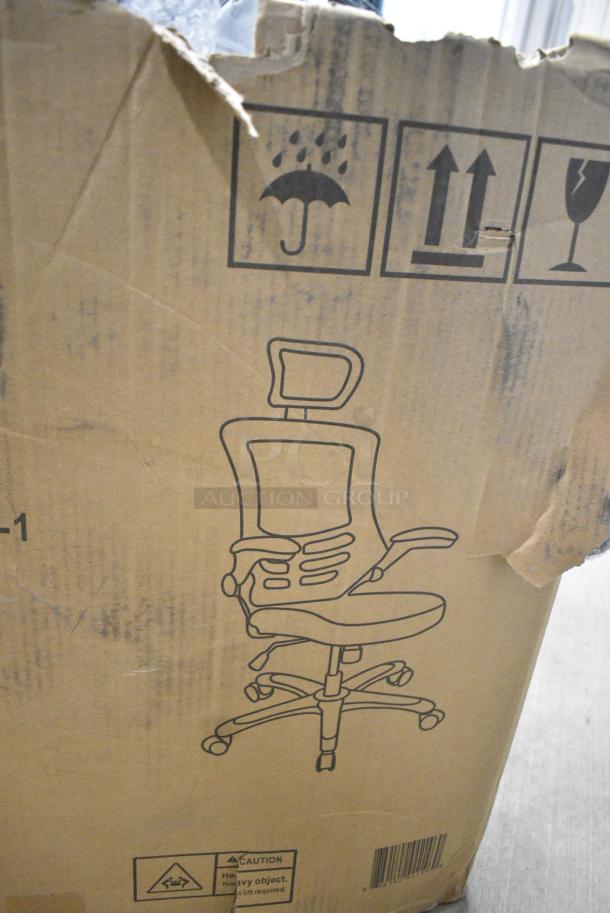 BRAND NEW SCRATCH AND DENT! 889142011460 Office Chair - Image 1 of 4