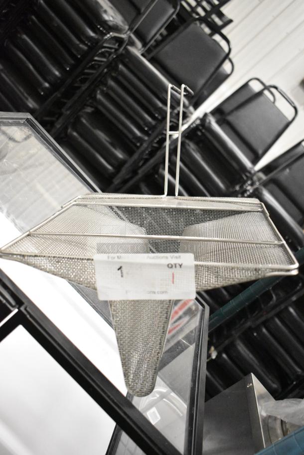 BRAND NEW SCRATCH AND DENT! Metal Fry Basket - Image 1 of 4