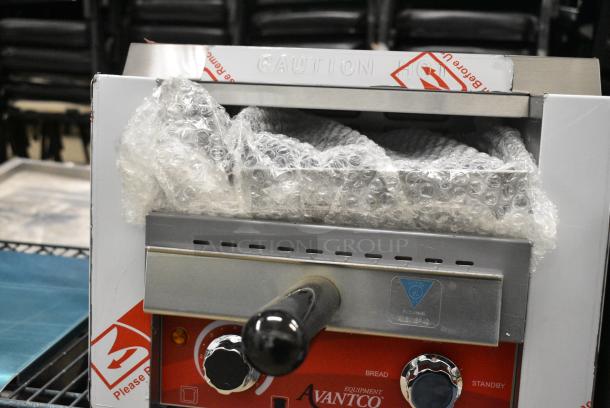 BRAND NEW SCRATCH AND DENT! Avantco 184T140 Commercial 10" Wide Conveyor Toaster with 3" Opening. 300 Slices per Hour. 120 Volts, 1 Phase. Tested and Working! - Image 4 of 7