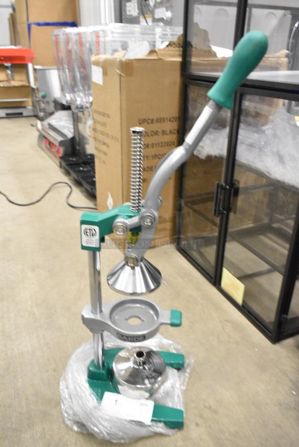 BRAND NEW SCRATCH AND DENT! Garde Metal Countertop Manual Juicer. - Image 1 of 5