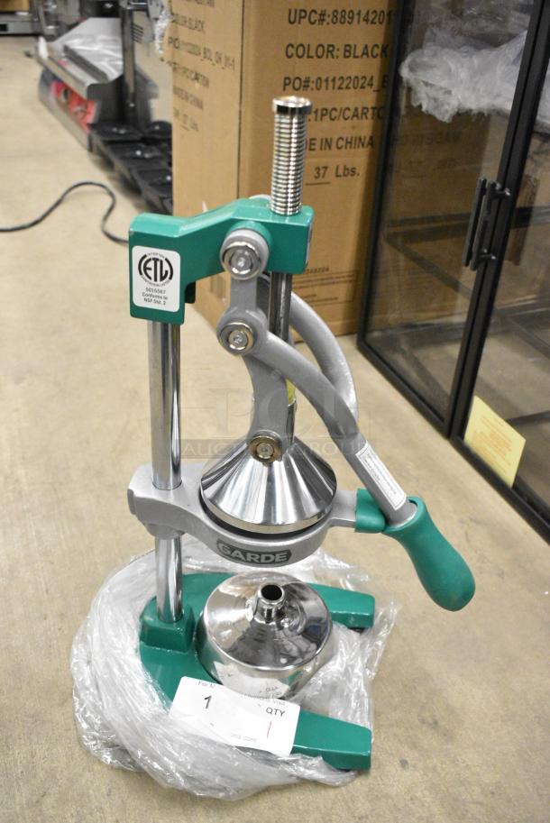 BRAND NEW SCRATCH AND DENT! Garde Metal Countertop Manual Juicer. - Image 2 of 5