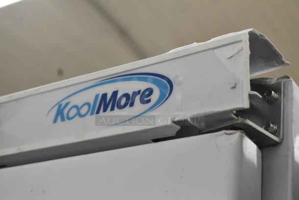 BRAND NEW SCRATCH AND DENT! KoolMore KM-RMD12WH 12 Cu. ft. Commercial Reach in Refrigerator. 115 Volts, 1 Phase. Tested and Working! - Image 4 of 7