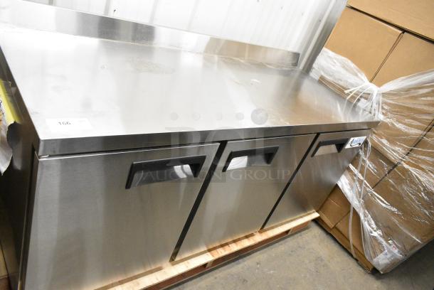 BRAND NEW SCRATCH AND DENT! 2023 Avantco 178AWT72RHC Stainless Steel Commercial 72" Worktop Refrigerator with 3 1/2" Backsplash. 115 Volts, 1 Phase. Tested and Working! - Image 1 of 6