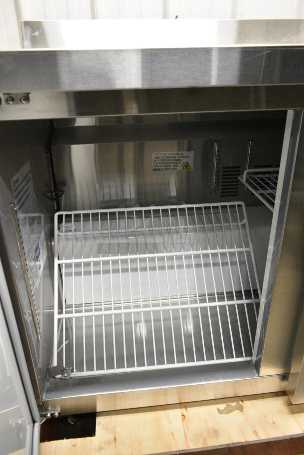 BRAND NEW SCRATCH AND DENT! 2023 Avantco 178AWT72RHC Stainless Steel Commercial 72" Worktop Refrigerator with 3 1/2" Backsplash. 115 Volts, 1 Phase. Tested and Working! - Image 5 of 6