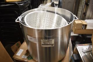 BRAND NEW SCRATCH AND DENT! Choice 471SP100QT 100 Qt. Standard Weight Aluminum Stock Pot w/ Steam Basket Insert