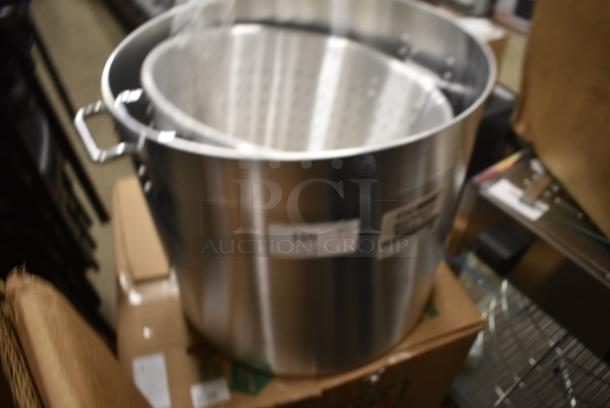 BRAND NEW SCRATCH AND DENT! Choice 471SP100QT 100 Qt. Standard Weight Aluminum Stock Pot w/ Steam Basket Insert - Image 2 of 4