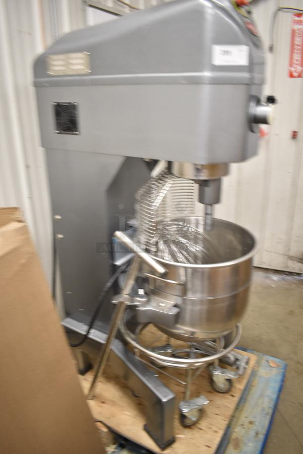BRAND NEW SCRATCH AND DENT! Avantco MX60 Metal Commercial Floor Style 60 Quart Planetary Dough Mixer w/ Stainless Steel Mixing Bowl, Bowl Guard, Bowl Dolly, Paddle and Whisk Attachments. 240 Volts, 3 Phase. - Image 2 of 11