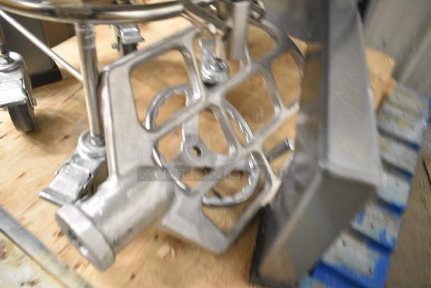 BRAND NEW SCRATCH AND DENT! Avantco MX60 Metal Commercial Floor Style 60 Quart Planetary Dough Mixer w/ Stainless Steel Mixing Bowl, Bowl Guard, Bowl Dolly, Paddle and Whisk Attachments. 240 Volts, 3 Phase. - Image 7 of 11