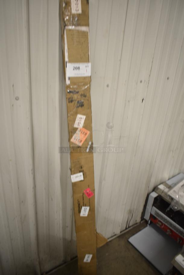 BRAND NEW SCRATCH AND DENT! Box of 4 Regency 460EGPC64 64" NSF Green Epoxy Mobile Shelving Post - Image 3 of 4