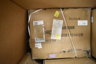 BRAND NEW SCRATCH AND DENT! Regency 600B1101412R 1 Bowl Underbar Sink with Drainboard - 24" x 18 3/4"