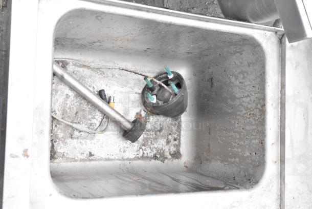 Stainless Steel 3 Bay Sink w/ Faucet and Handles. - Image 2 of 6