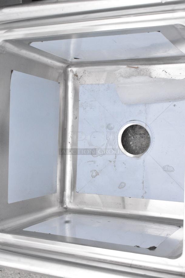 BRAND NEW SCRATCH AND DENT! Regency 600S11818 Stainless Steel Single Bay Sink. No Legs. - Image 3 of 4