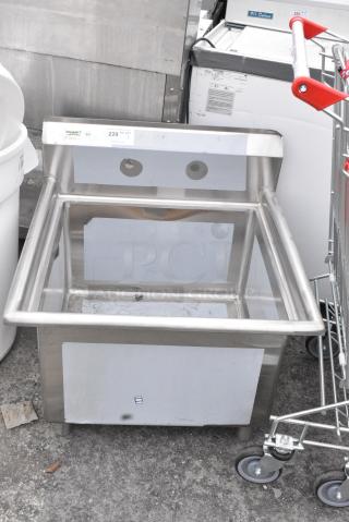 BRAND NEW SCRATCH AND DENT! Regency 600S12424 Stainless Steel Single Bay Sink. No Legs.