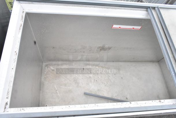Vestfrost SCF1712DT Metal Chest Freezer Merchandiser. 115 Volts, 1 Phase. - Image 4 of 6