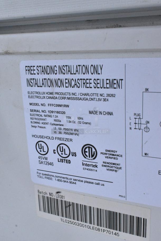 Frigidaire FFFC09M1RW Chest Freezer w/ Hinge Lid. 115 Volts, 1 Phase. - Image 4 of 4