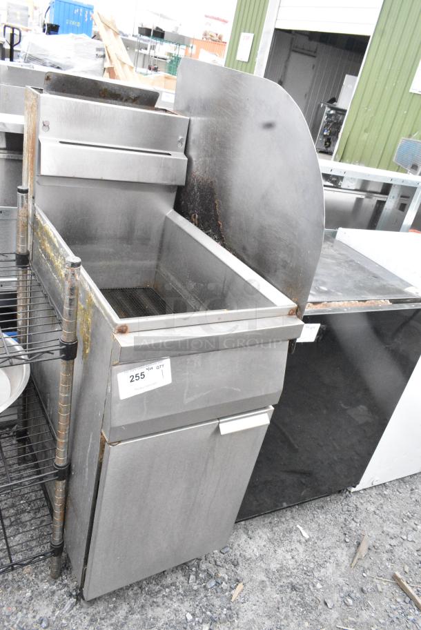 Cecilware FMS 40 Stainless Steel Commercial Floor Style Natural Gas Powered Deep Fat Fryer w/ Right Side Splash Guard. 115,000 BTU. - Image 1 of 5