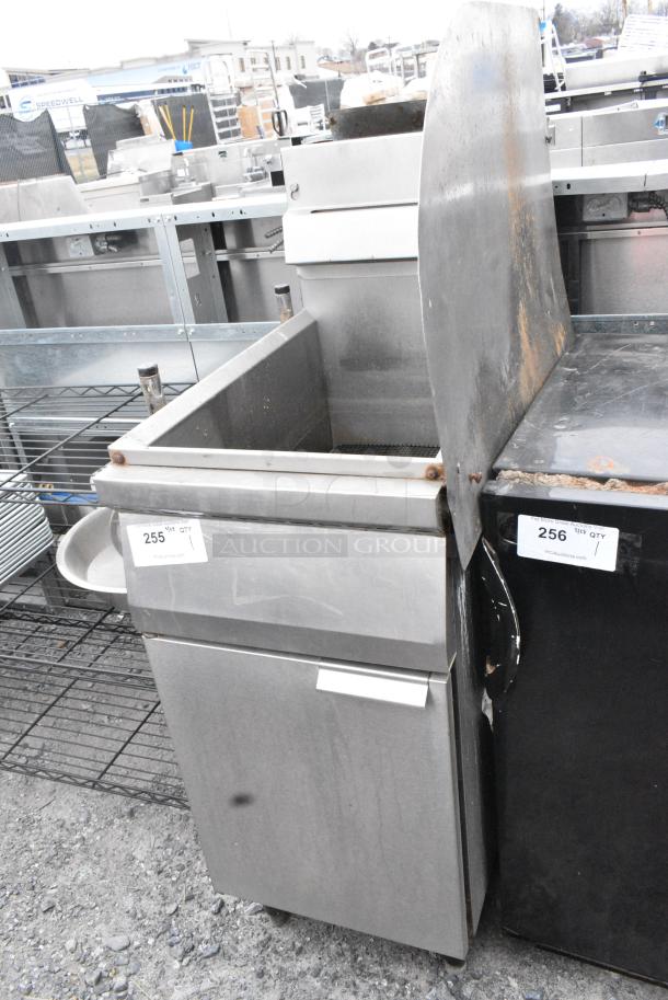 Cecilware FMS 40 Stainless Steel Commercial Floor Style Natural Gas Powered Deep Fat Fryer w/ Right Side Splash Guard. 115,000 BTU. - Image 2 of 5