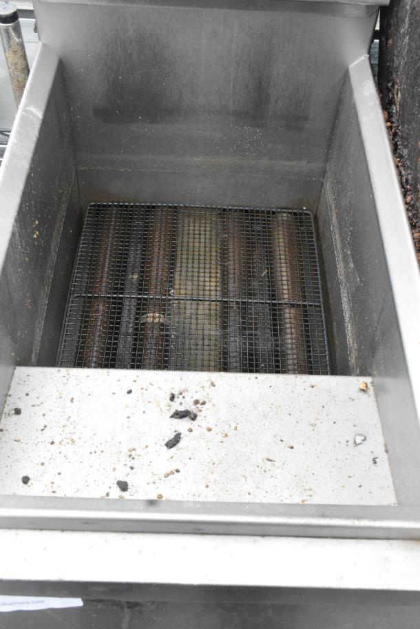 Cecilware FMS 40 Stainless Steel Commercial Floor Style Natural Gas Powered Deep Fat Fryer w/ Right Side Splash Guard. 115,000 BTU. - Image 3 of 5