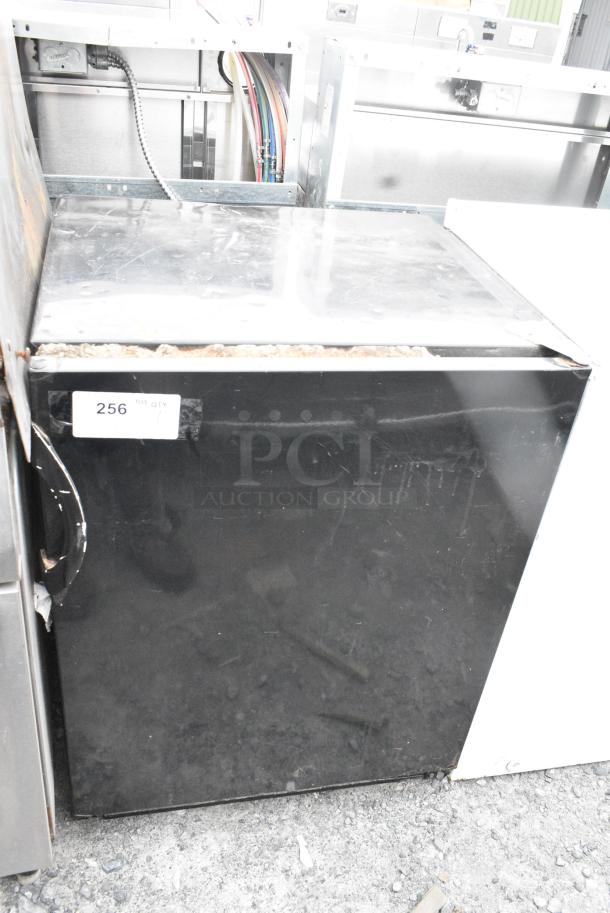 Accucold FF7B Mini Cooler. 115 Volts, 1 Phase. - Image 1 of 4
