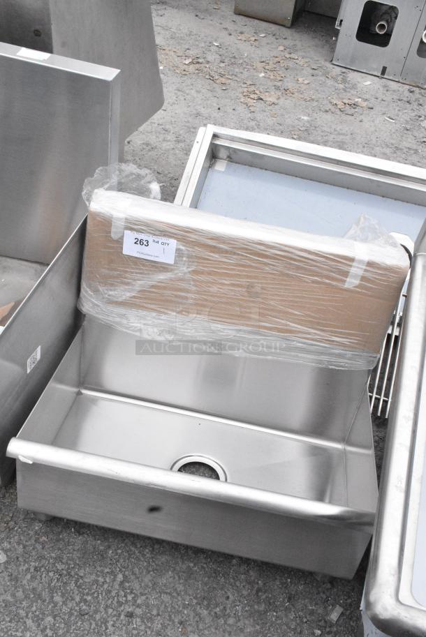 BRAND NEW SCRATCH AND DENT! Stainless Steel Single Bay Sink. No Legs. - Image 3 of 4