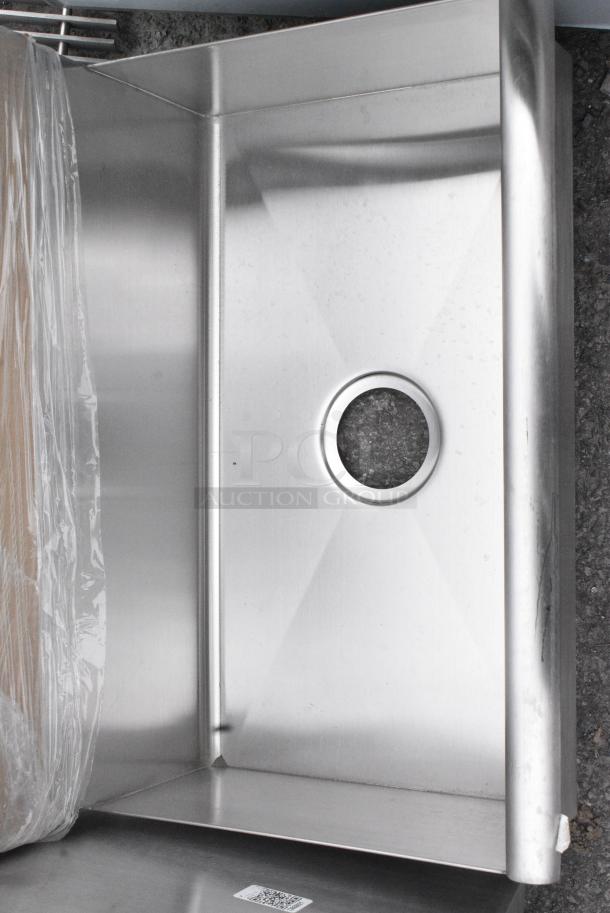 BRAND NEW SCRATCH AND DENT! Stainless Steel Single Bay Sink. No Legs. - Image 4 of 4