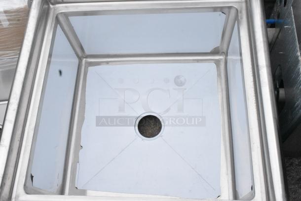 BRAND NEW SCRATCH AND DENT! Steelton 522CS12424 29 1/2" 18-Gauge Stainless Steel One Compartment Commercial Sink without Drainboard - 24" x 24" x 12" Bowl. No Legs. - Image 3 of 4