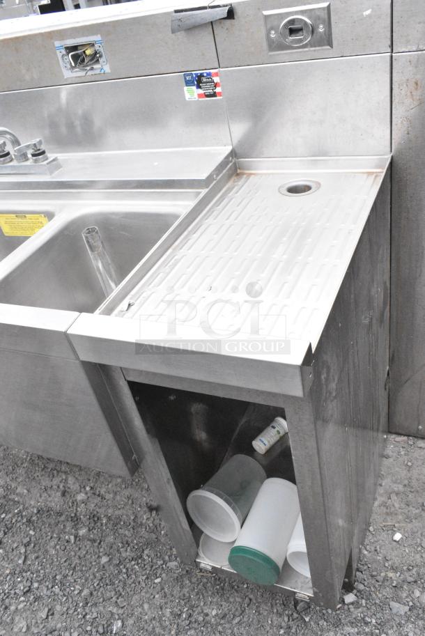 Perlick Stainless Steel 3 Bay Sink w/ Right Side Drain Board, Faucet and Handles. - Image 4 of 7