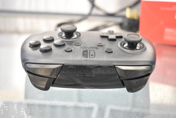 BRAND NEW IN BOX! Nintendo Switch Pro Controller - Image 5 of 8