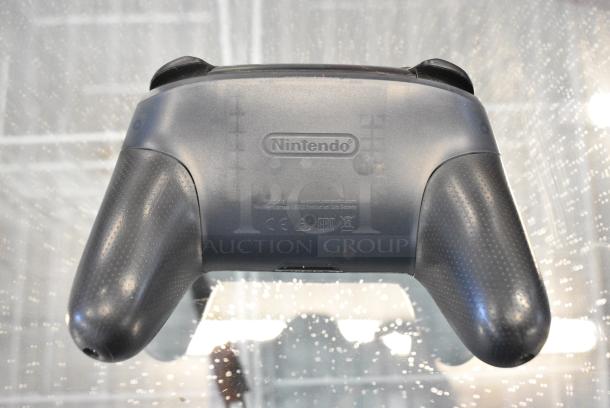BRAND NEW IN BOX! Nintendo Switch Pro Controller - Image 6 of 8