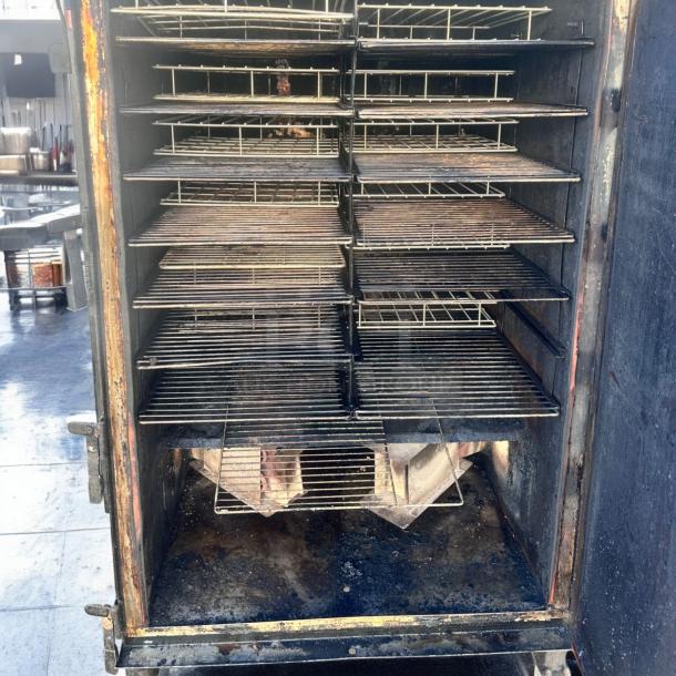 Smoker - Image 4 of 6