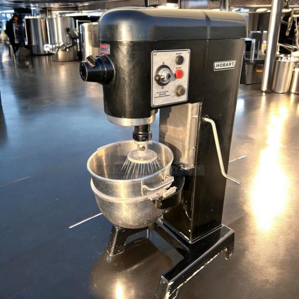 Excellent Hobart D-330 30 Qt Commercial Mixer – 208V – Tested & Working! - Image 1 of 8