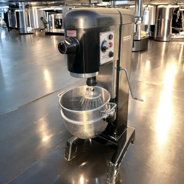 Excellent Hobart D-330 30 Qt Commercial Mixer – 208V – Tested & Working! - Image 3 of 8