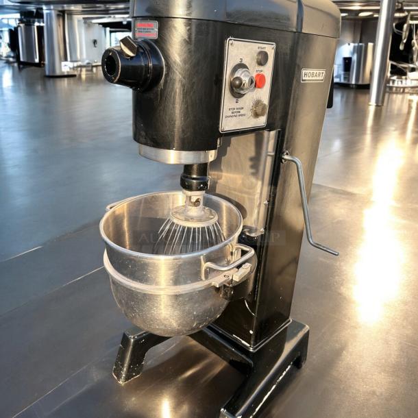 Excellent Hobart D-330 30 Qt Commercial Mixer – 208V – Tested & Working! - Image 4 of 8