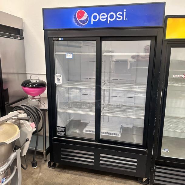 Excellent Condition QBD CD45-HC Glass Door Refrigerator – 115V – Tested & Working! - Image 5 of 7