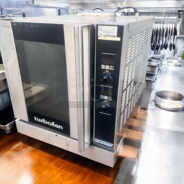 Excellent Condition Moffat Turbofan G32D5 Convection Oven – Gas – Tested & Working! - Image 3 of 8