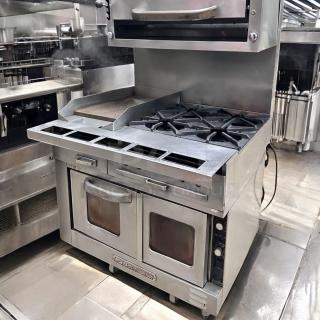 Excellent Condition Southbend Commercial Range with Salamander – Tested & Working!