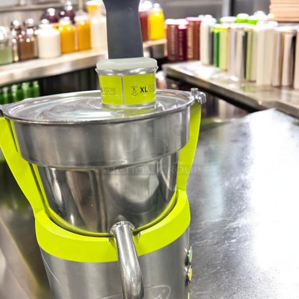 Excellent Condition Santos Type 68V1 Commercial Juice Extractor – 110-120V – Tested & Working! - Image 2 of 7