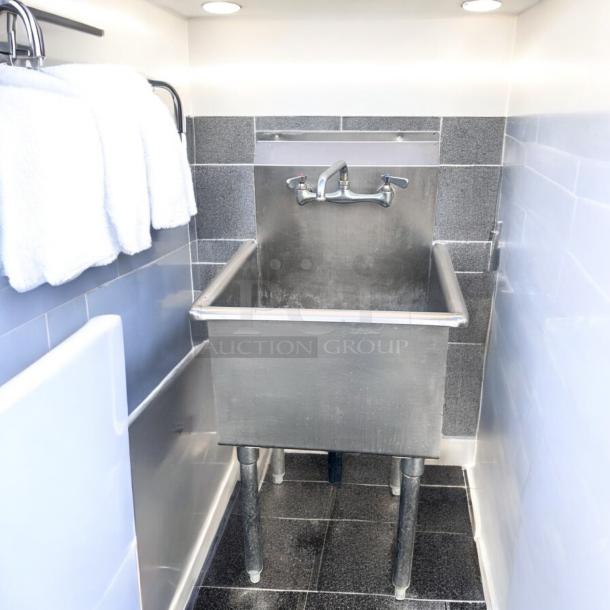 Excellent Condition Stainless Steel Hand Sink – Fully Functional! - Image 2 of 4