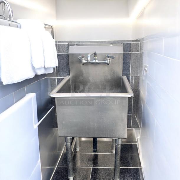 Excellent Condition Stainless Steel Hand Sink – Fully Functional! - Image 3 of 4