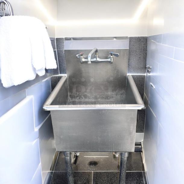Excellent Condition Stainless Steel Hand Sink – Fully Functional! - Image 4 of 4