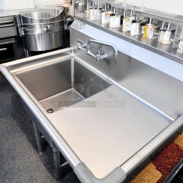 Excellent Condition GSW Stainless Steel Sink with Side Draining Boards – NSF Certified – Tested & Working! - Image 4 of 5