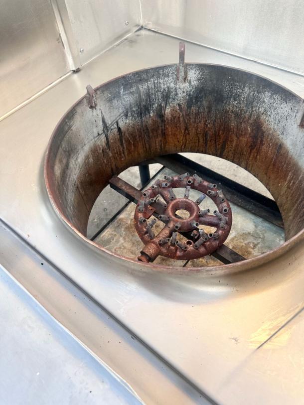 Excellent China Pacific Commercial Double Gas Wok Range – Tested and Working! - Image 5 of 16