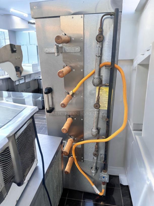 Excellent Metal Supreme Gas Rotisserie Oven – 110V, 90,000 BTU – Tested and Working! - Image 11 of 12