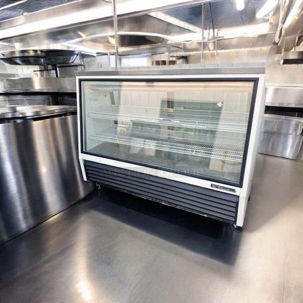 Excellent True TSID-72-2 Refrigerated Display Case – 115V – Tested and Working! - Image 1 of 10