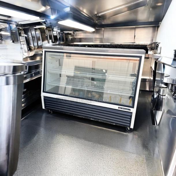 Excellent True TSID-72-2 Refrigerated Display Case – 115V – Tested and Working! - Image 8 of 10
